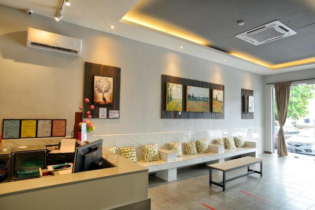 Reno Hotel ايبوه المظهر الخارجي الصورة