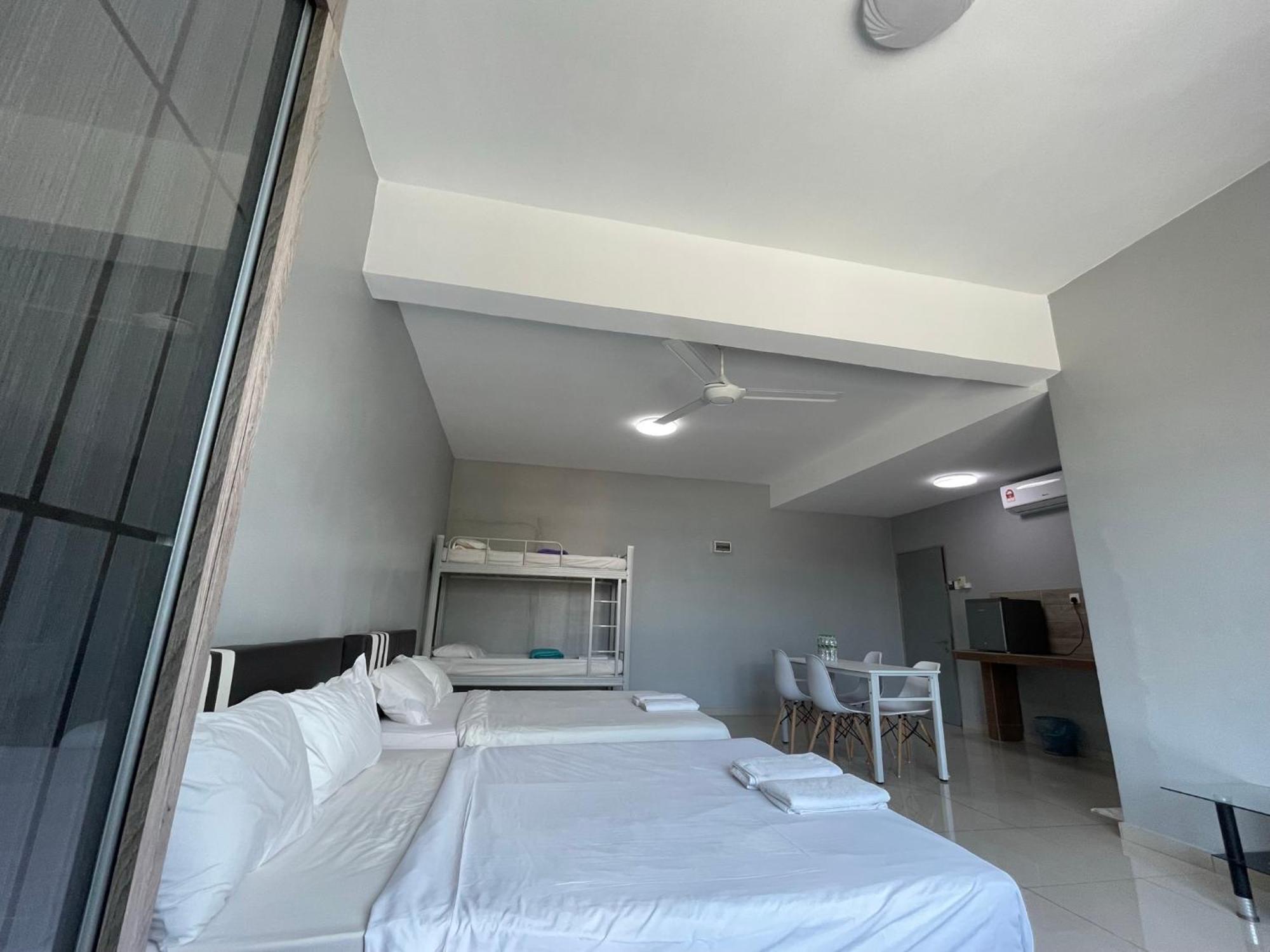Reno Hotel ايبوه المظهر الخارجي الصورة