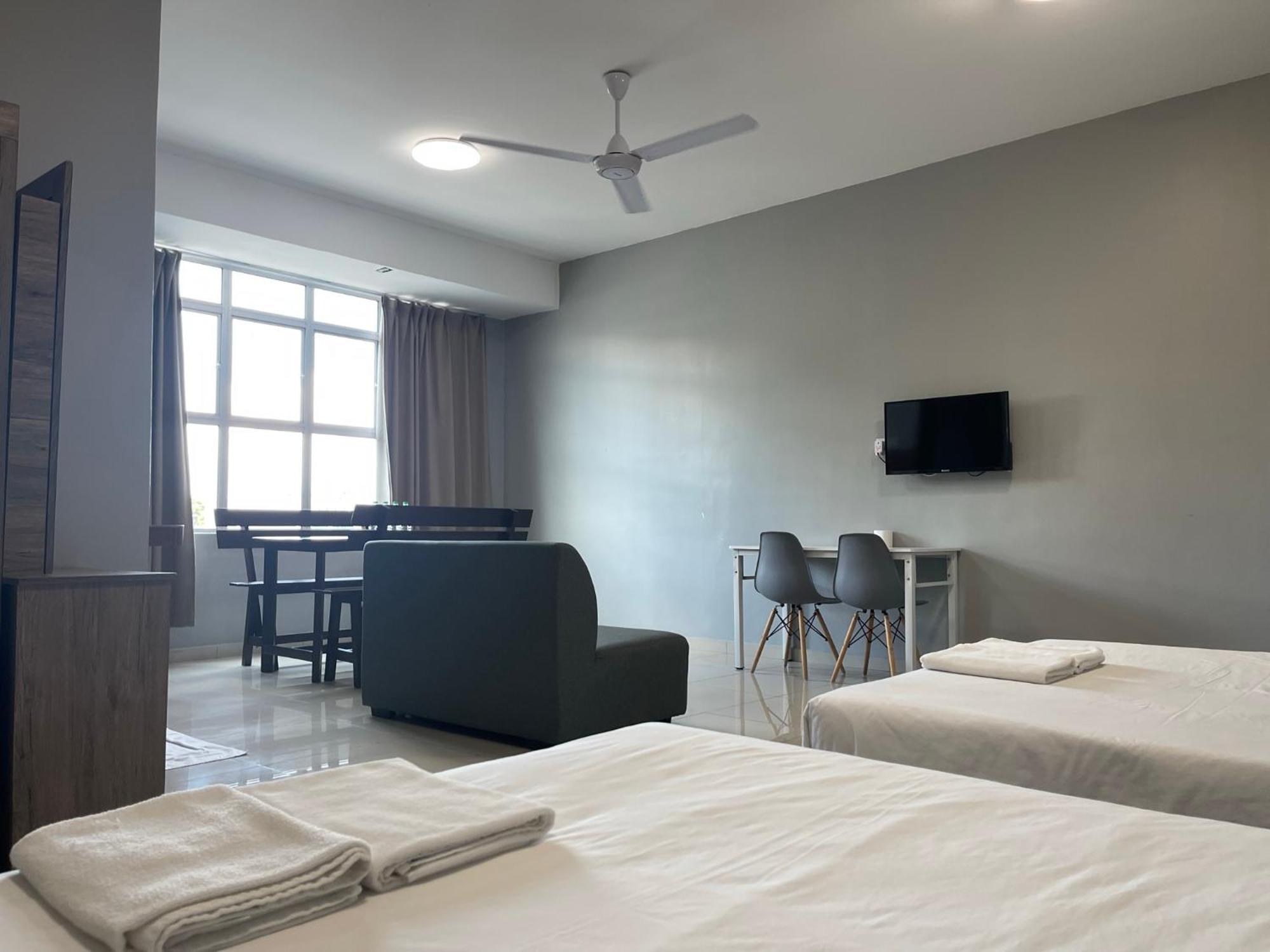 Reno Hotel ايبوه المظهر الخارجي الصورة