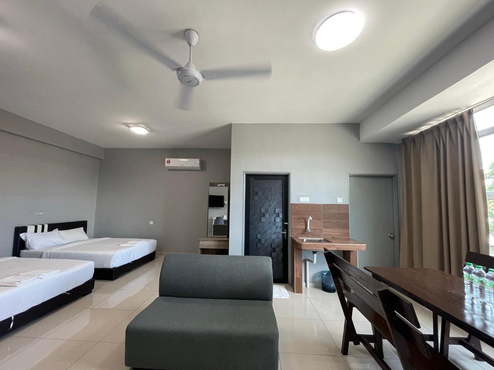 Reno Hotel ايبوه المظهر الخارجي الصورة