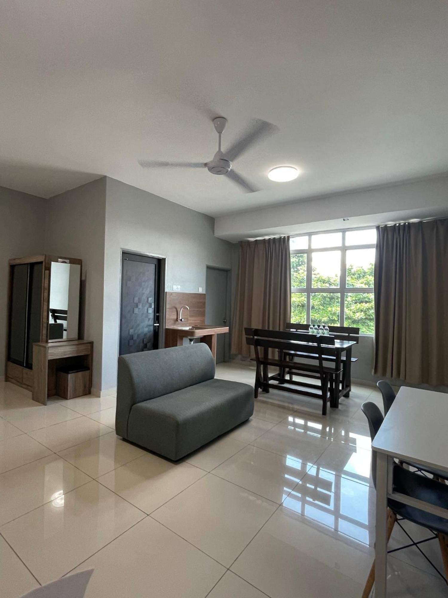 Reno Hotel ايبوه المظهر الخارجي الصورة