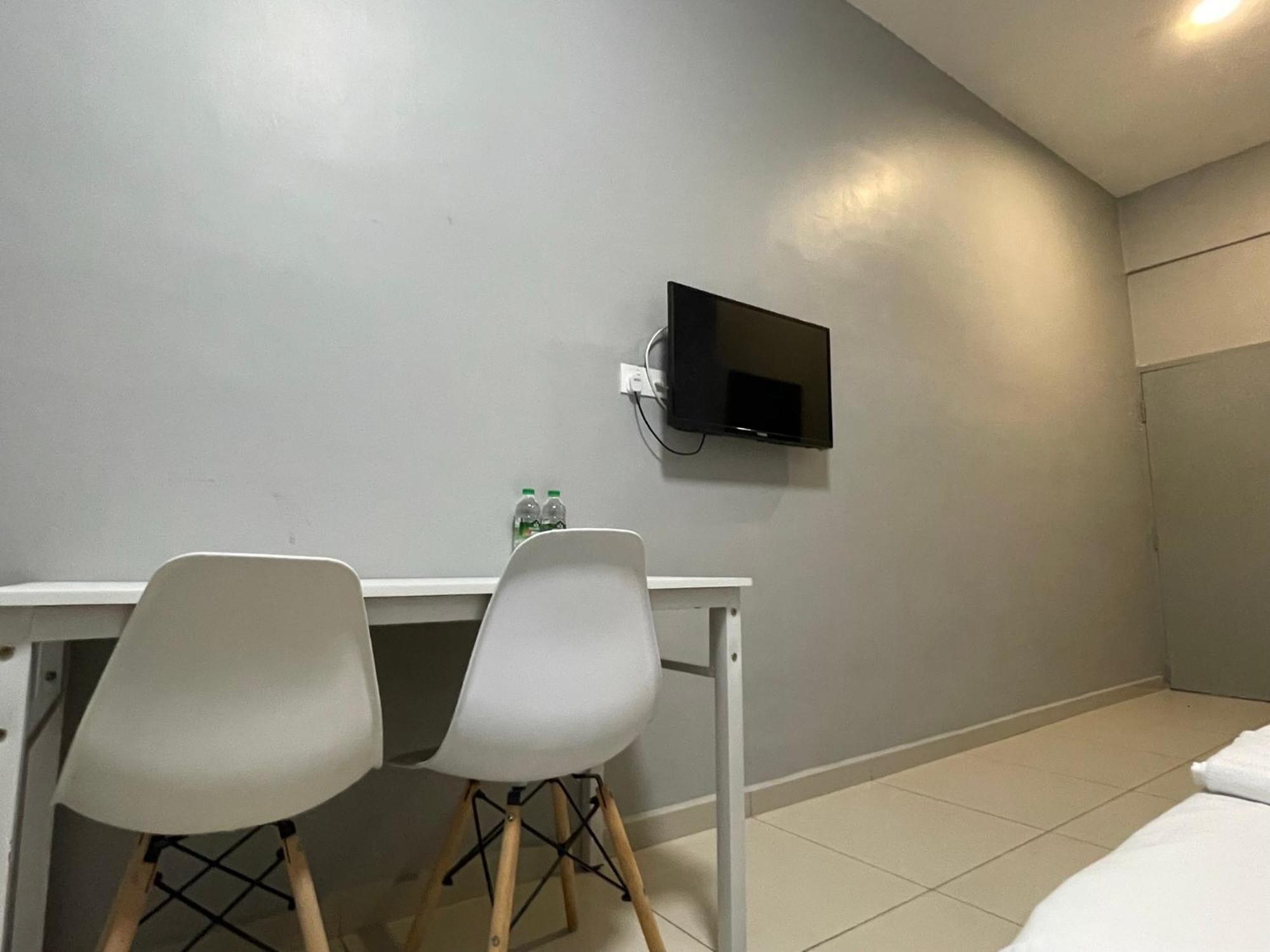 Reno Hotel ايبوه المظهر الخارجي الصورة