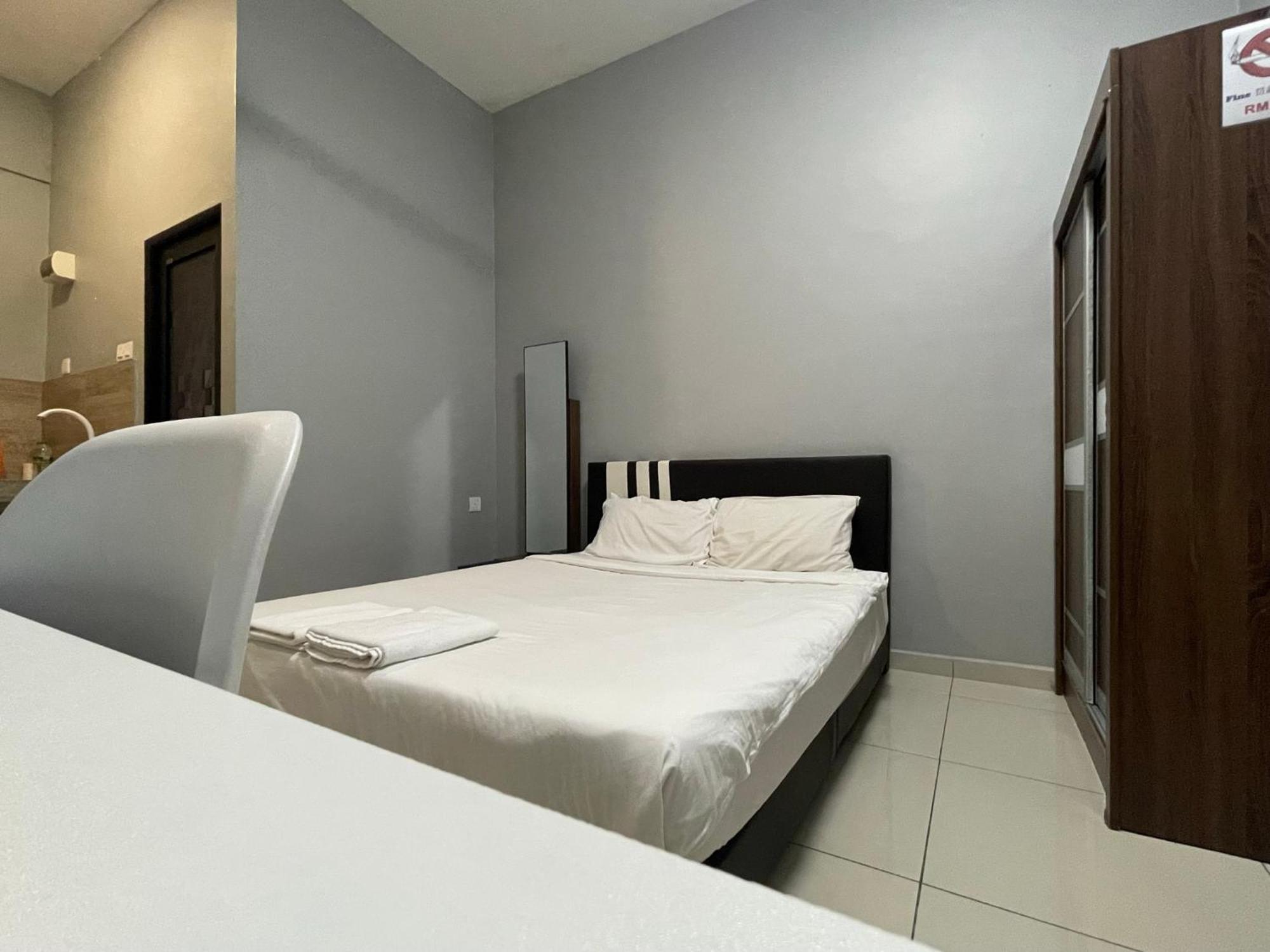 Reno Hotel ايبوه المظهر الخارجي الصورة