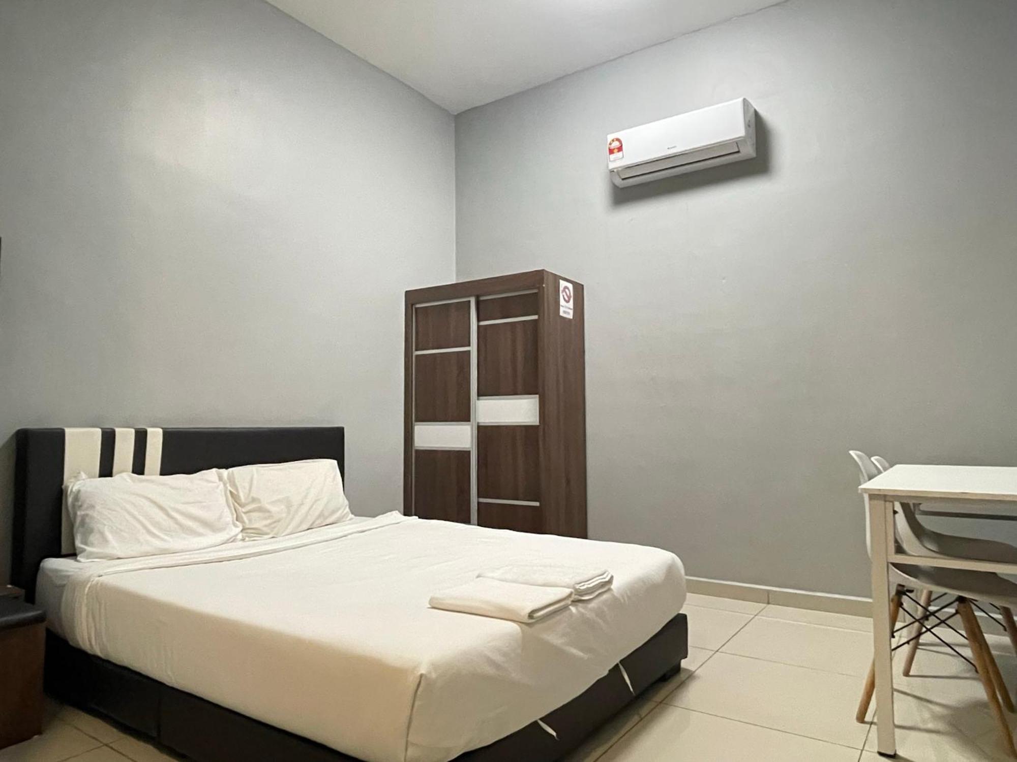 Reno Hotel ايبوه المظهر الخارجي الصورة